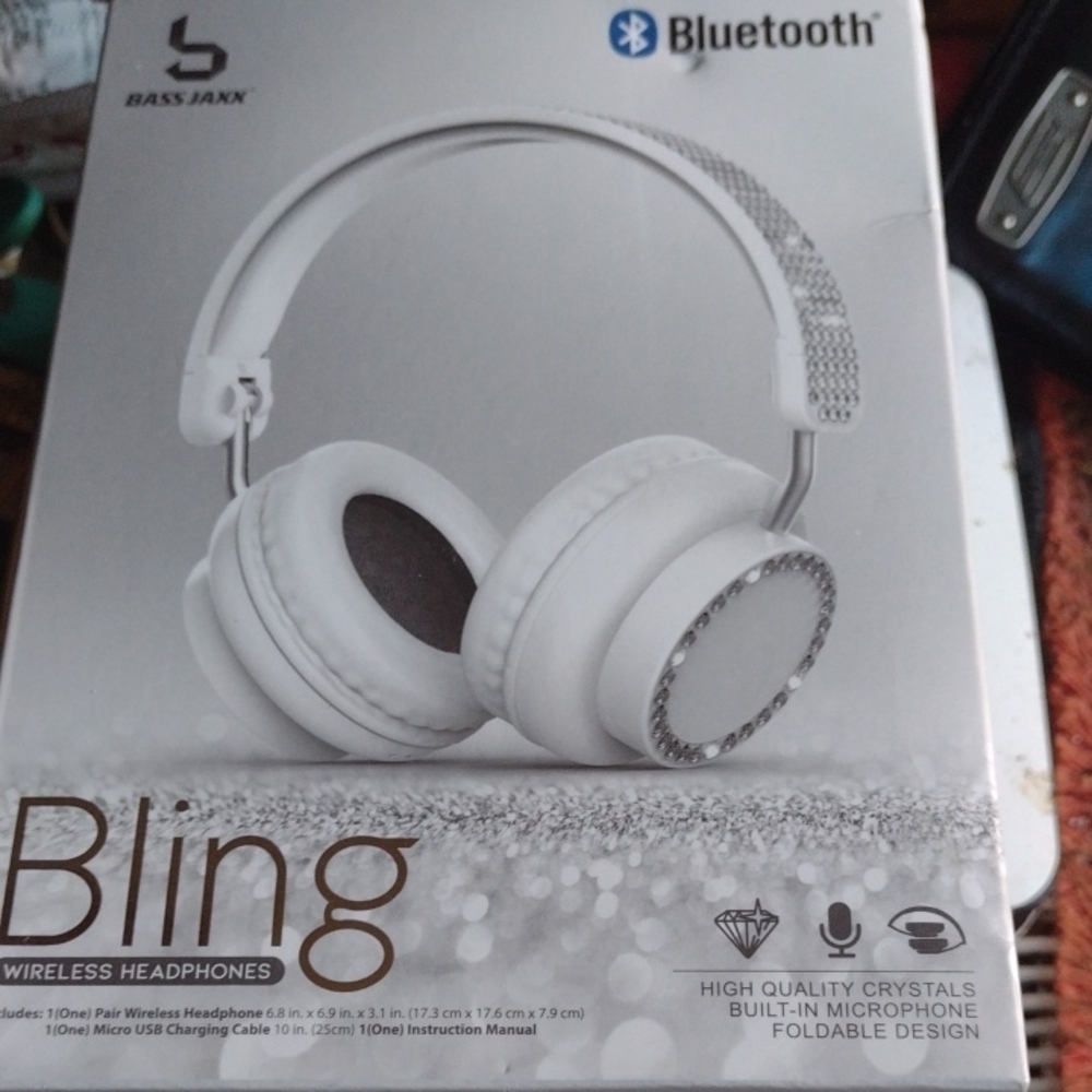 Bass Jaxx Bling Wireless Headphones - White NWT